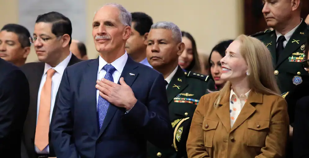 Asfura-viaja-a-EE.UU_.-para-reunirse-con-Trump_-migracion-y-comercio-en-la-agenda-bilateral