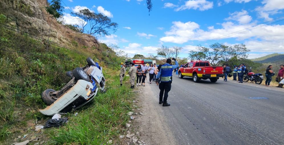 Revelan-identidad-de-policias-fallecidos-y-heridos-en-accidente-de-transito-en-Lempira