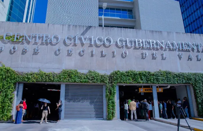 CENTRO-CIVICO-PROTESTA.jpg (1)