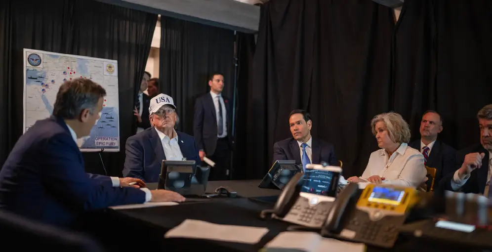 Trump-supervisa-el-ataque-a-Iran-con-su-equipo-de-seguridad-desde-su-residencia-en-Florida