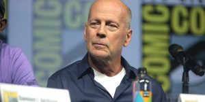 f60511b5_1280px-bruce-willis-42754340515-1140x570